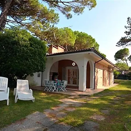 Hotel Lovely Duplex For 6 Guests Surrounded By Greenery In Lignano Riviera Lignano Sabbiadoro