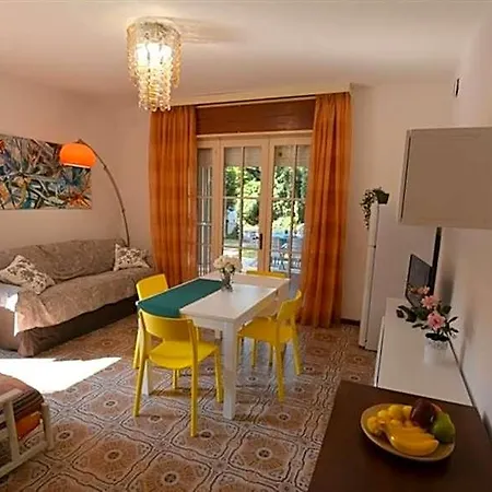 Lovely Duplex For 6 Guests Surrounded By Greenery In Lignano Riviera