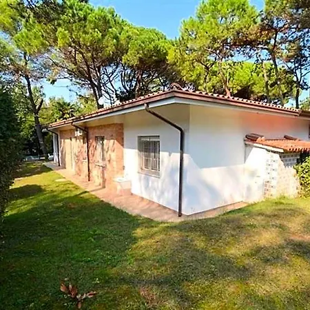Lovely Duplex For 6 Guests Surrounded By Greenery In Lignano Riviera *