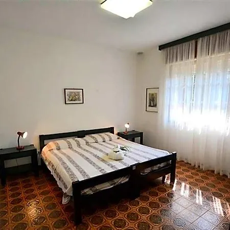 Lovely Duplex For 6 Guests Surrounded By Greenery In Lignano Riviera Lignano Sabbiadoro
