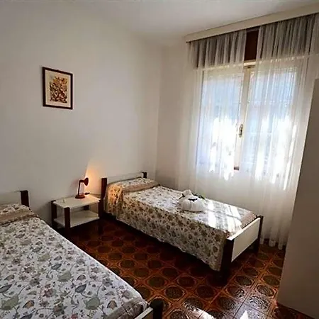Lovely Duplex For 6 Guests Surrounded By Greenery In Lignano Riviera